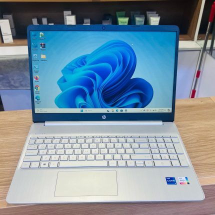 𝗛𝗣 Laptop 𝟭𝟱s - fq5xxx 𝗜𝗻𝘁𝗲𝗹 𝗰𝗼𝗿𝗲 𝗶𝟳 𝟭𝟮𝘁𝗵 𝗴𝗲𝗻 256GB SSD 8GB RAM